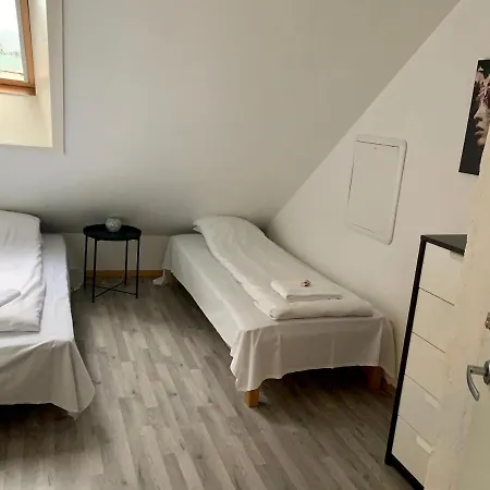 Apartment Lovely 4 Bedr Mid In Bergen