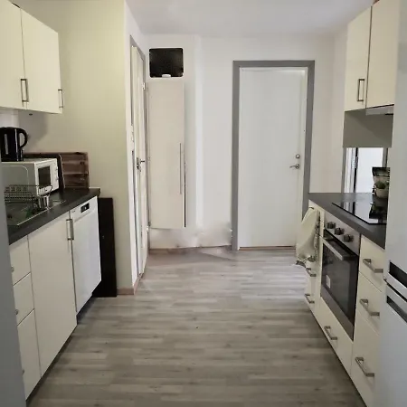 Apartment Lovely 4 Bedr Mid In Bergen